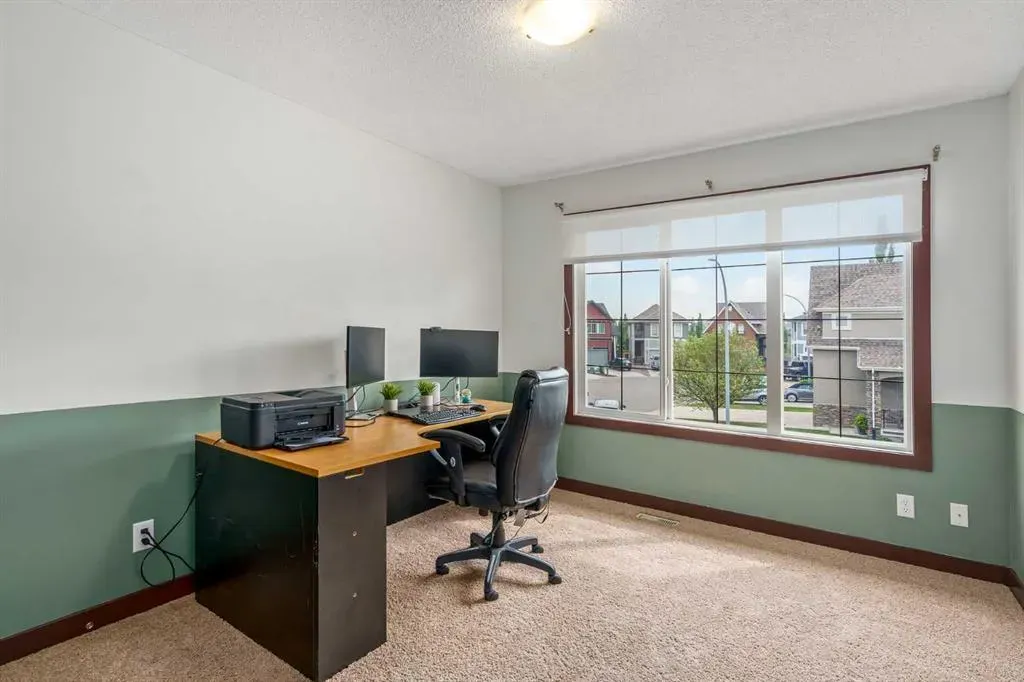 26 Mahogany Green SE