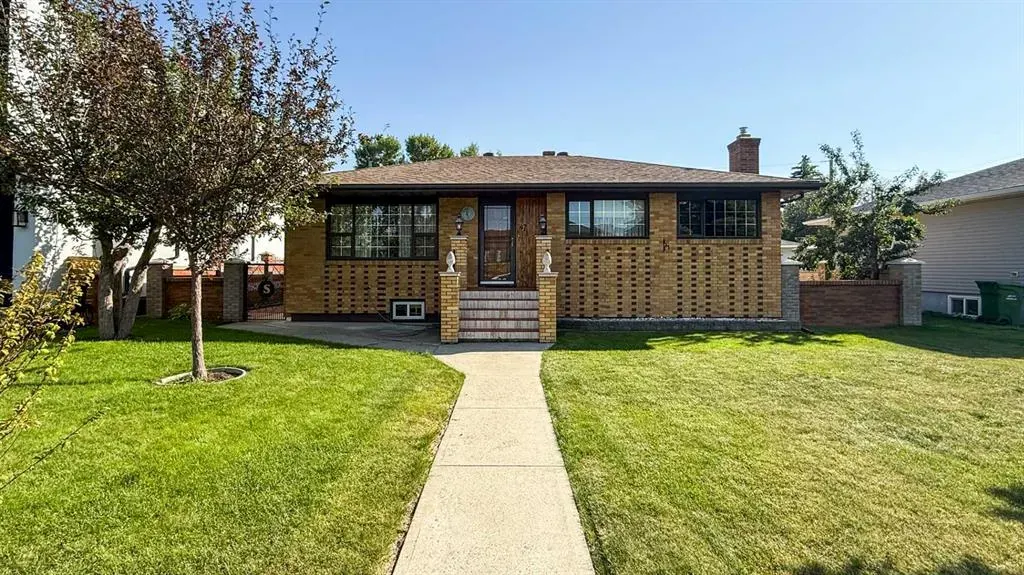 47 Montrose Crescent NE