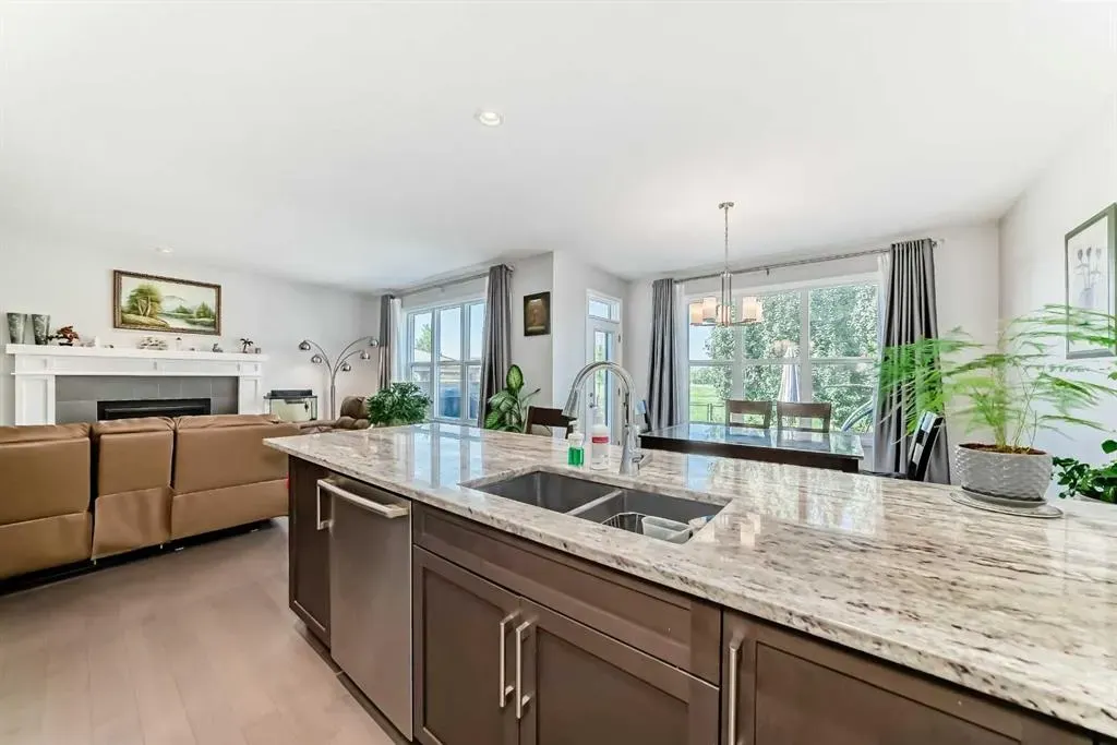 119 Legacy Glen Park SE
