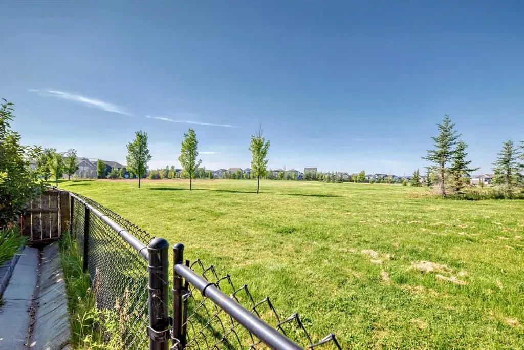 119 Legacy Glen Park SE