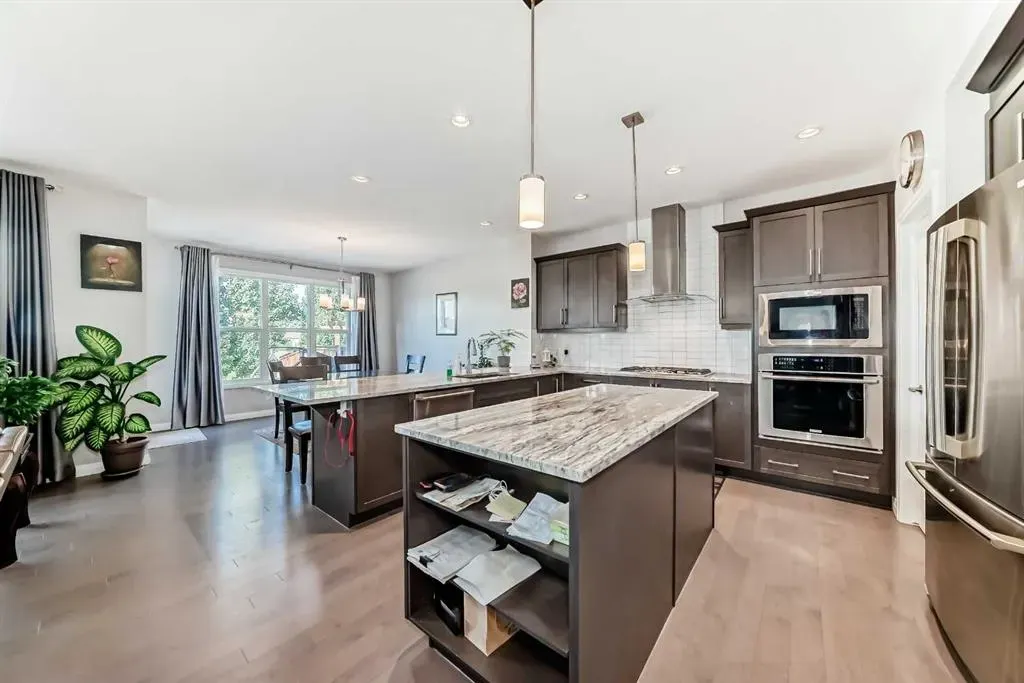 119 Legacy Glen Park SE