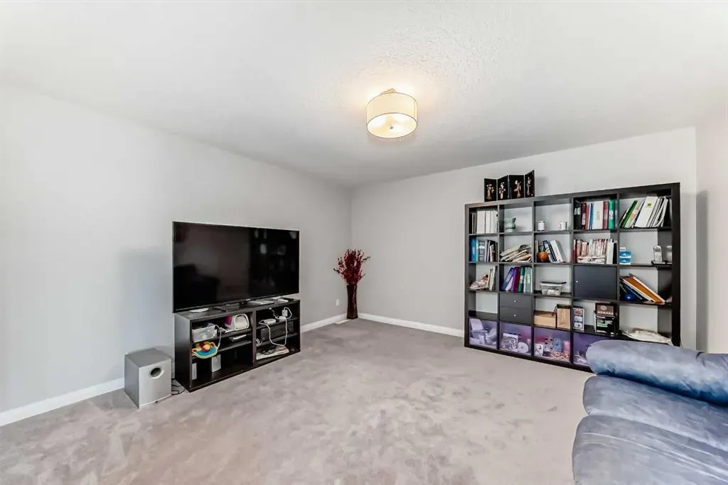 119 Legacy Glen Park SE