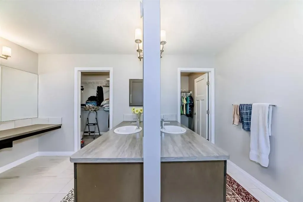 119 Legacy Glen Park SE