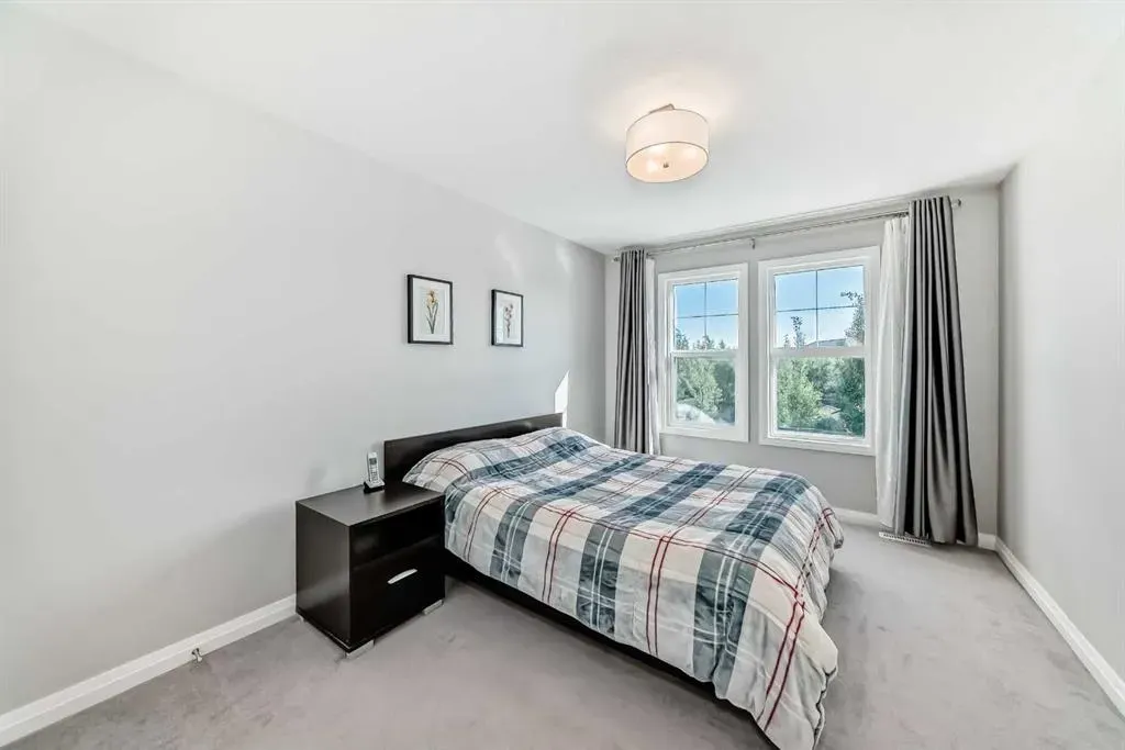 119 Legacy Glen Park SE