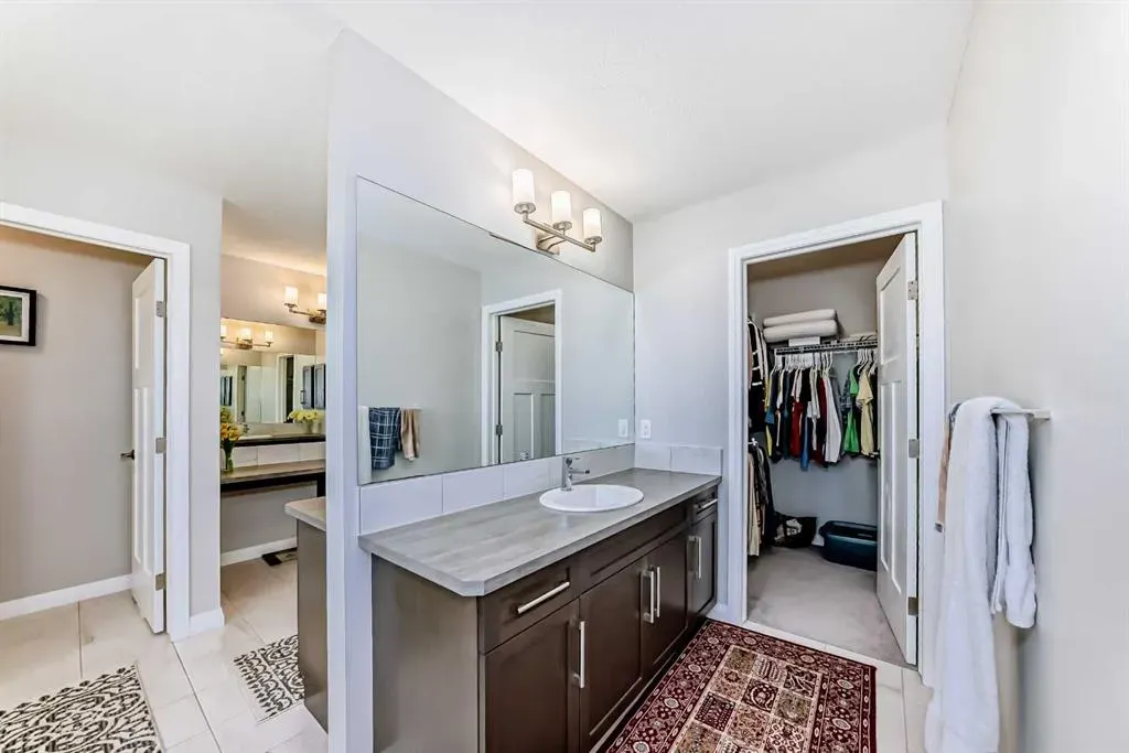 119 Legacy Glen Park SE