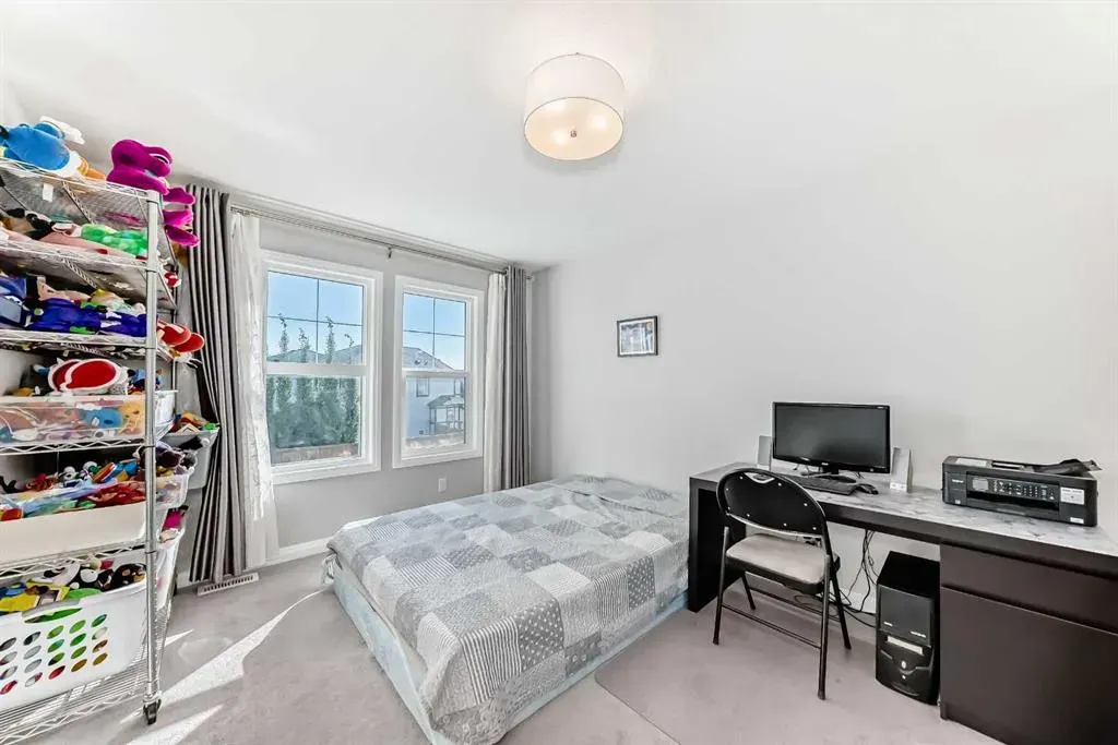 119 Legacy Glen Park SE