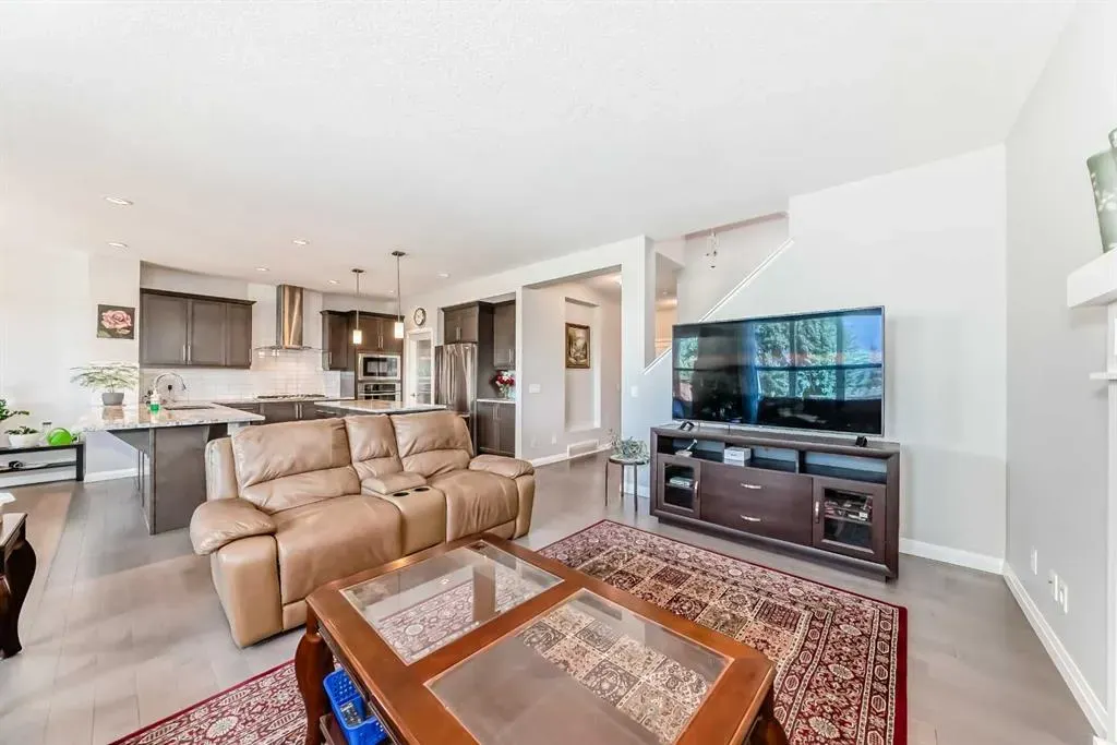 119 Legacy Glen Park SE