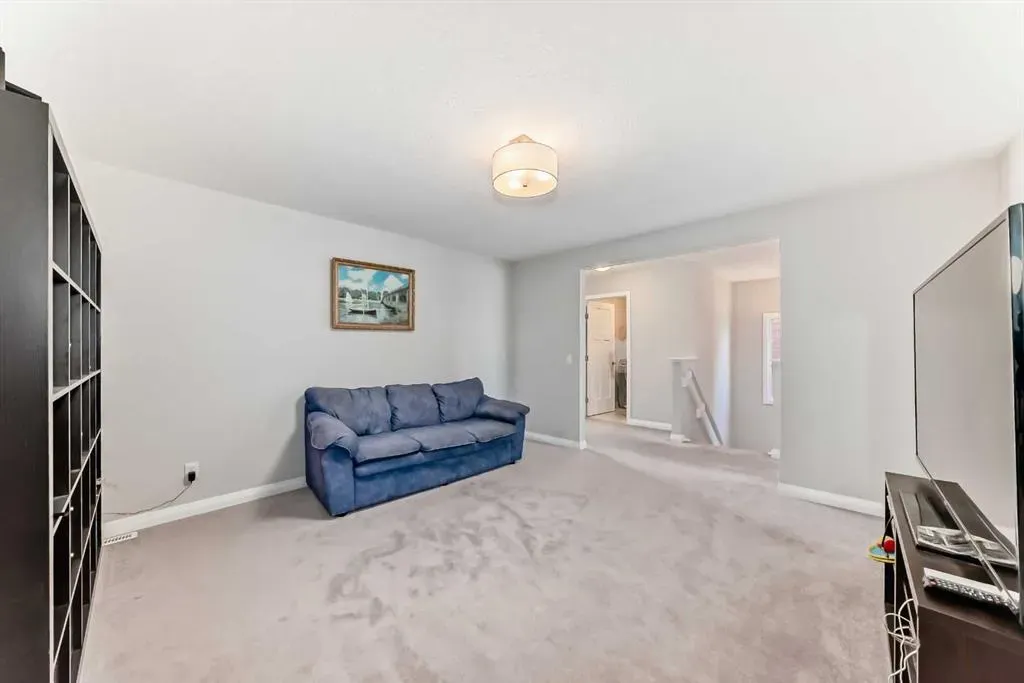 119 Legacy Glen Park SE