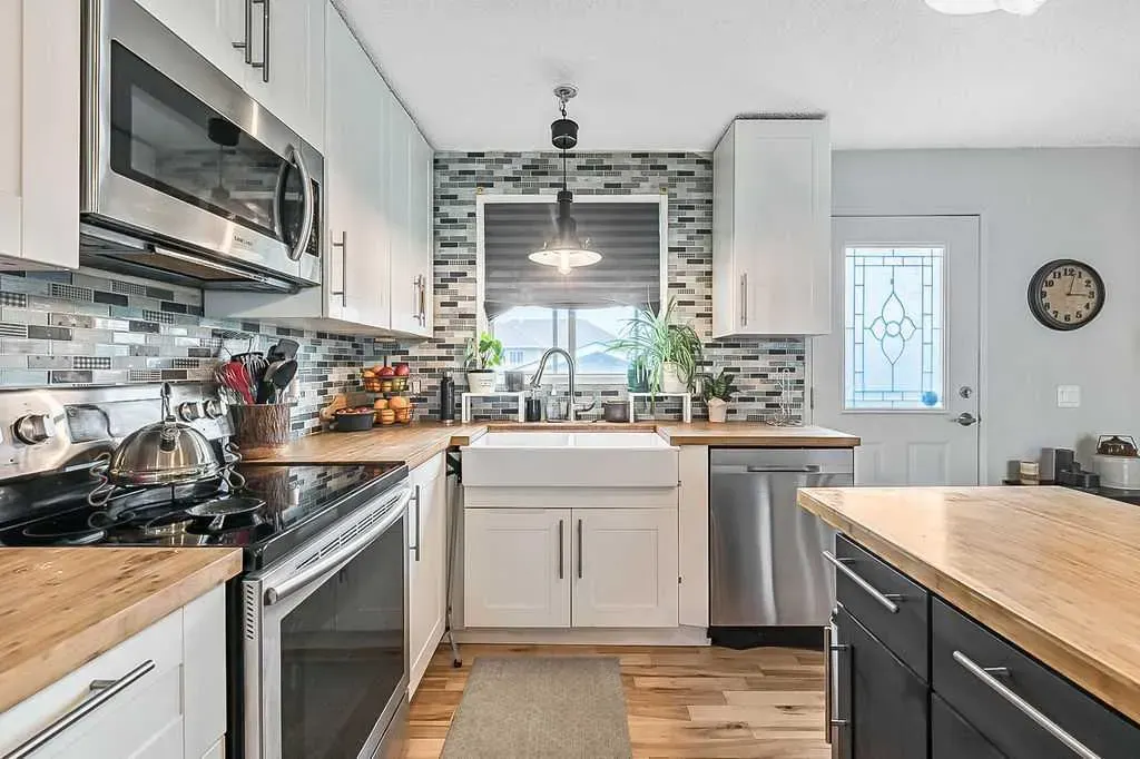 201 Robert Street SW