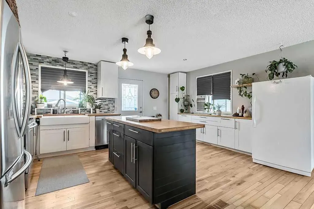 201 Robert Street SW