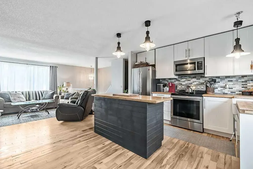 201 Robert Street SW