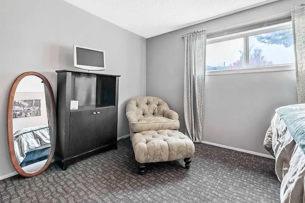 201 Robert Street SW