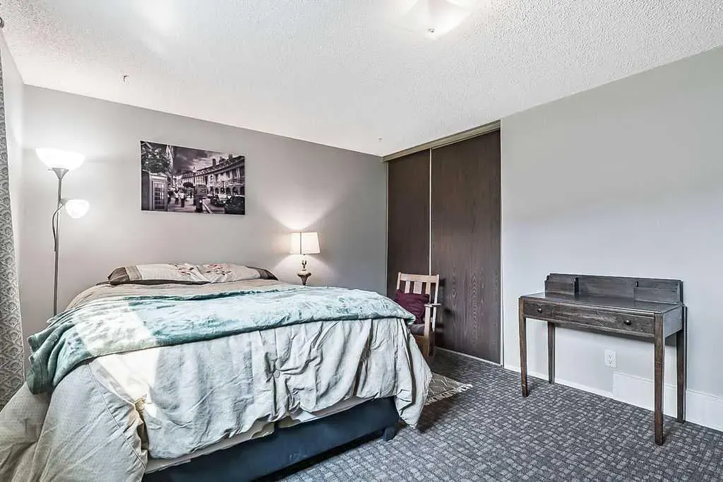 201 Robert Street SW