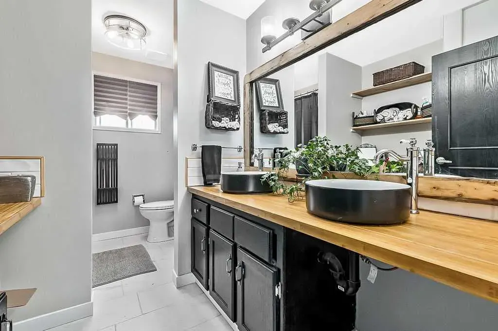 201 Robert Street SW