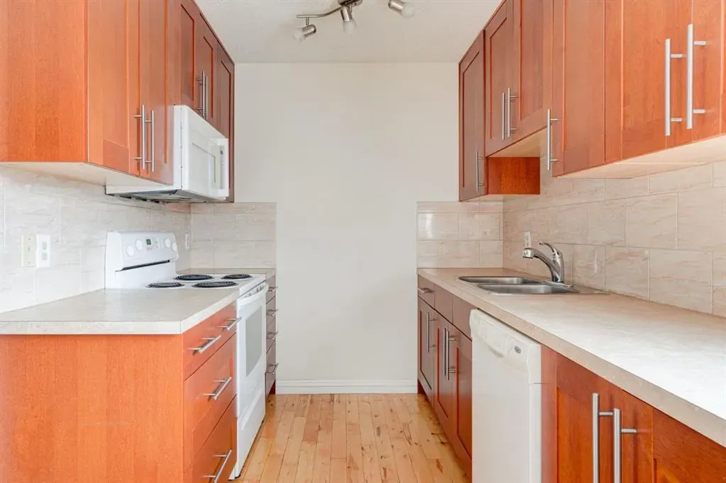 8112 36 Avenue NW, #19