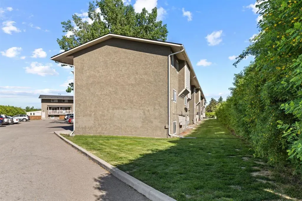 8112 36 Avenue NW, #19