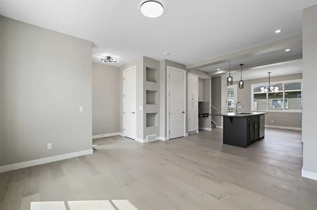 145 Cobblestone Gate SW