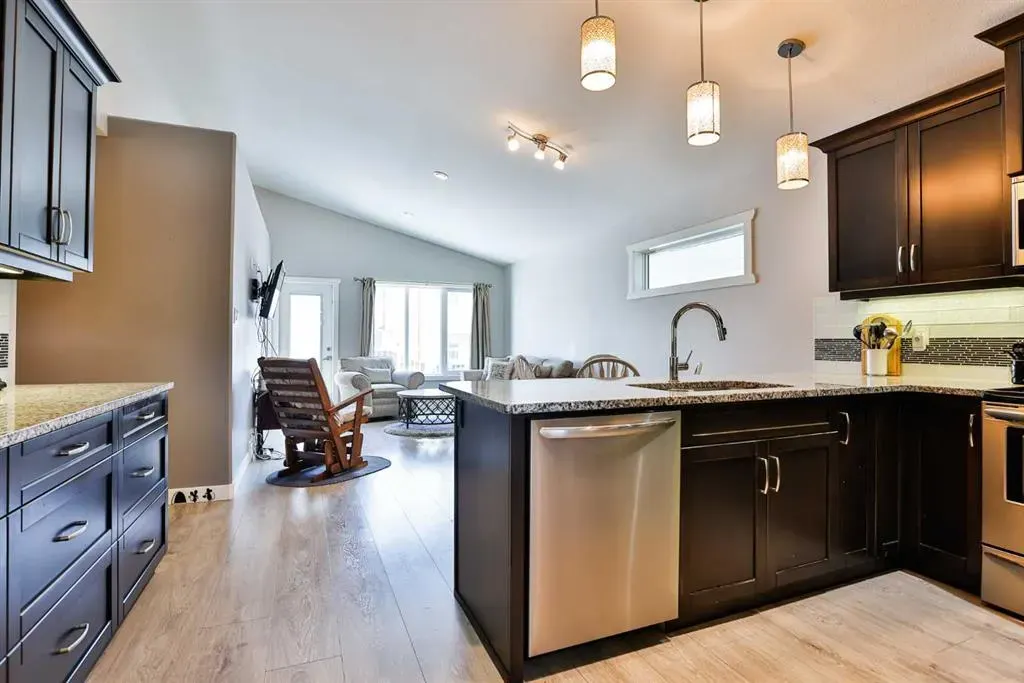 612 Aquitania Boulevard W