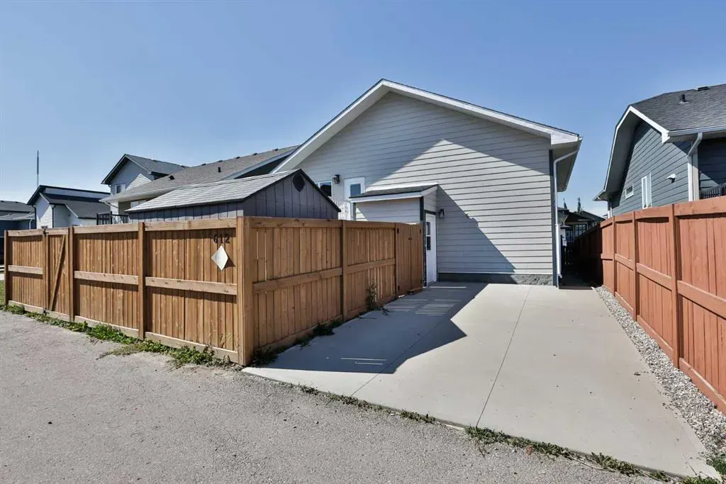 612 Aquitania Boulevard W
