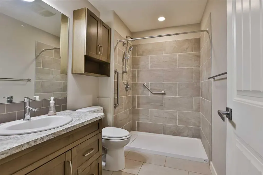 612 Aquitania Boulevard W