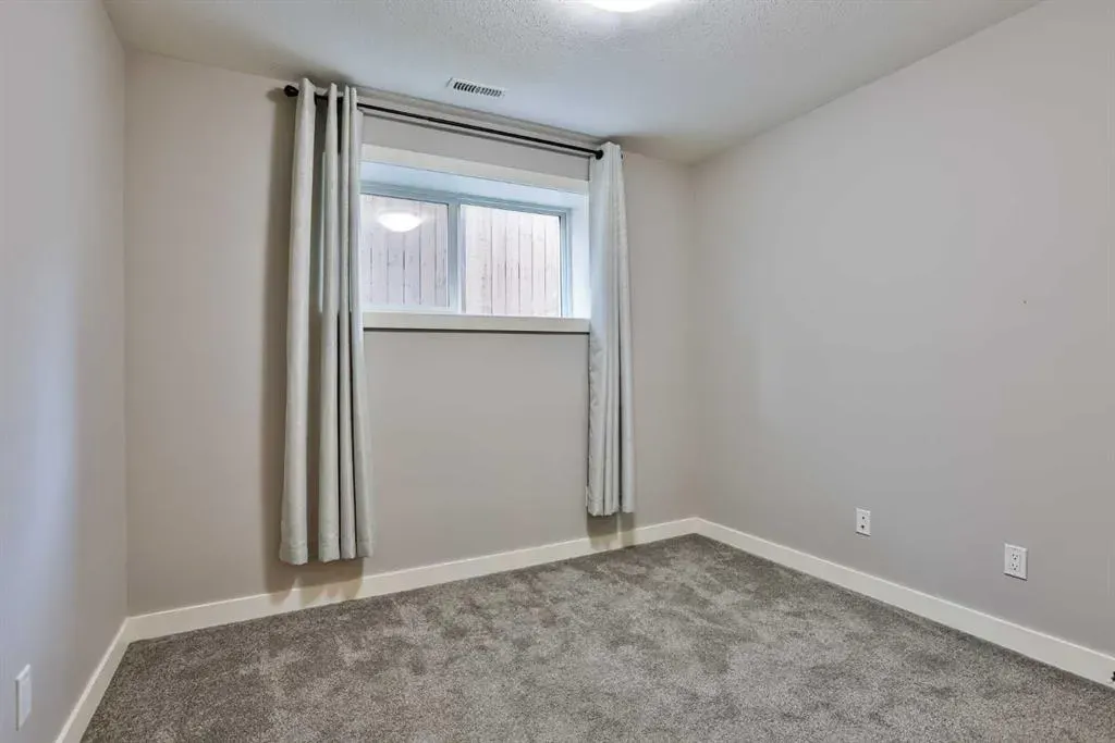 612 Aquitania Boulevard W