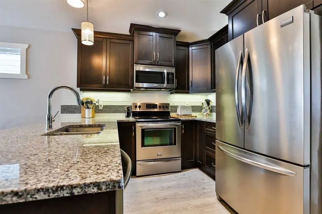 612 Aquitania Boulevard W