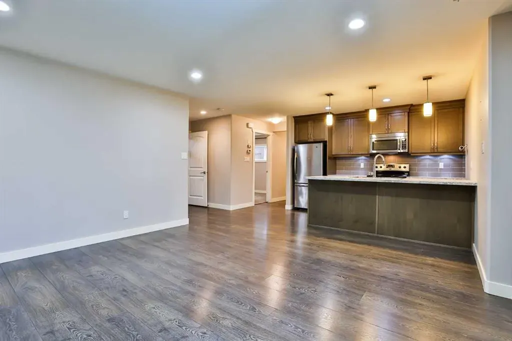 612 Aquitania Boulevard W
