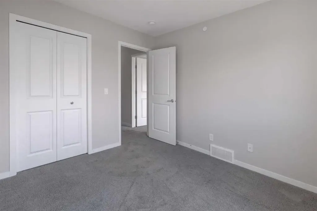 70 Howse Common NE