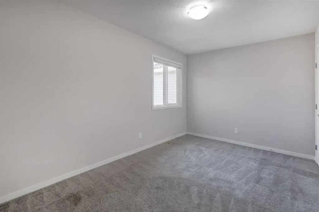 70 Howse Common NE