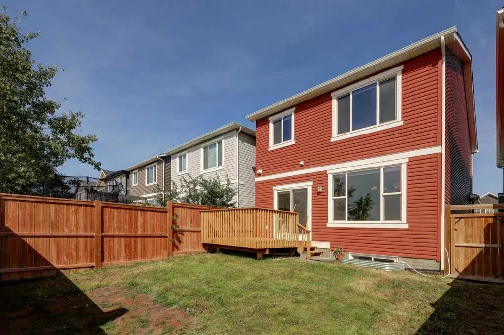 70 Howse Common NE