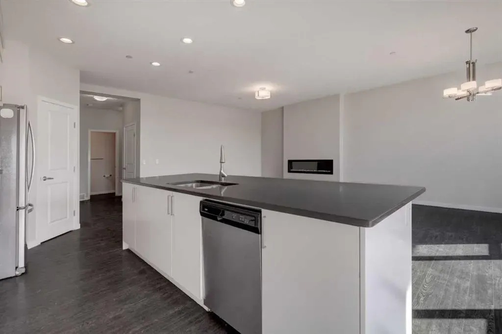 70 Howse Common NE