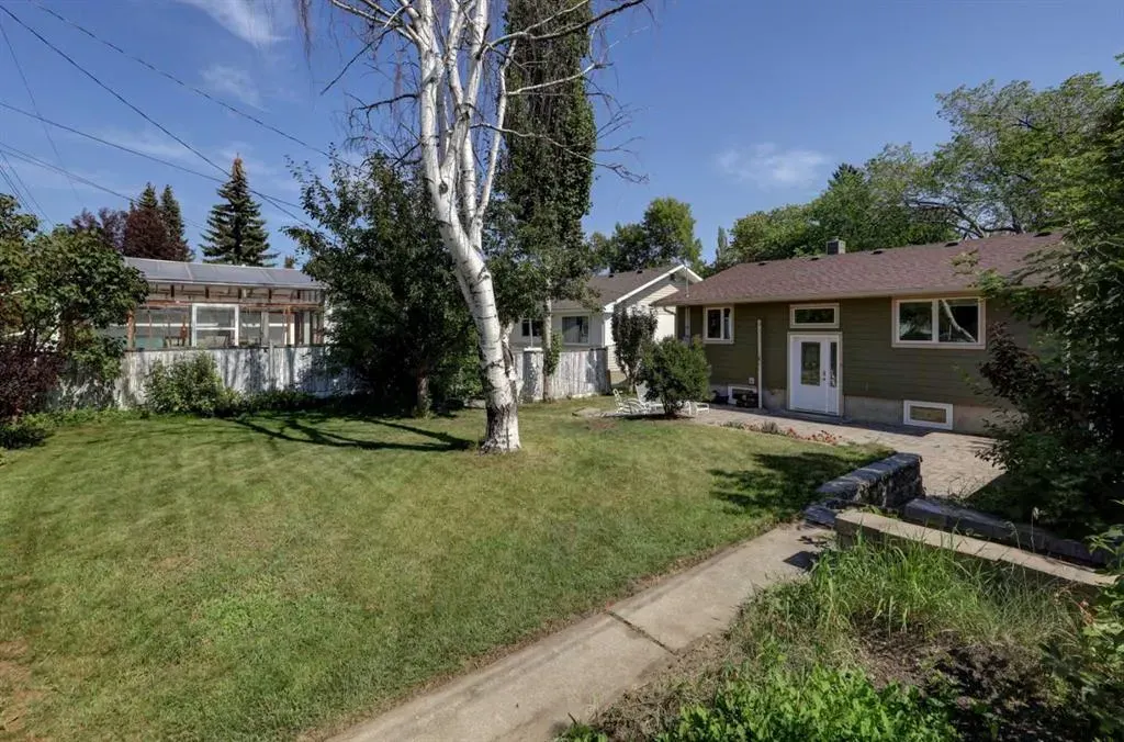 51 Rosewood Road NW