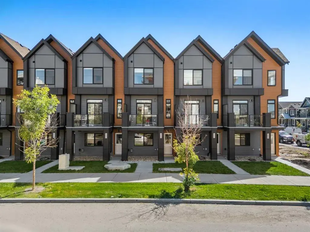 215 Seton Grove SE