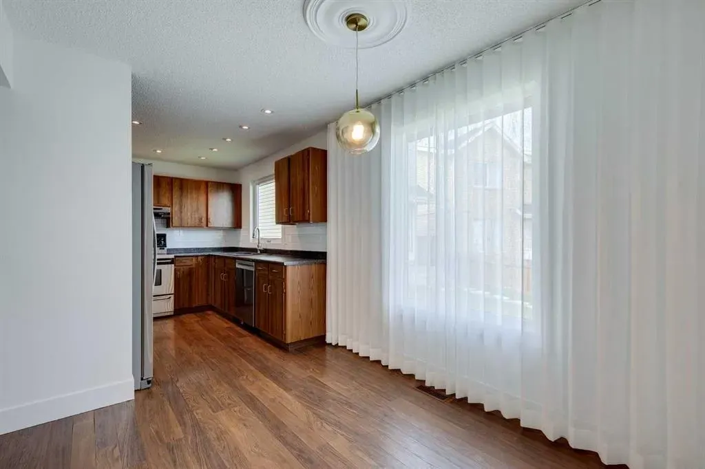 23 Erin Grove Court SE