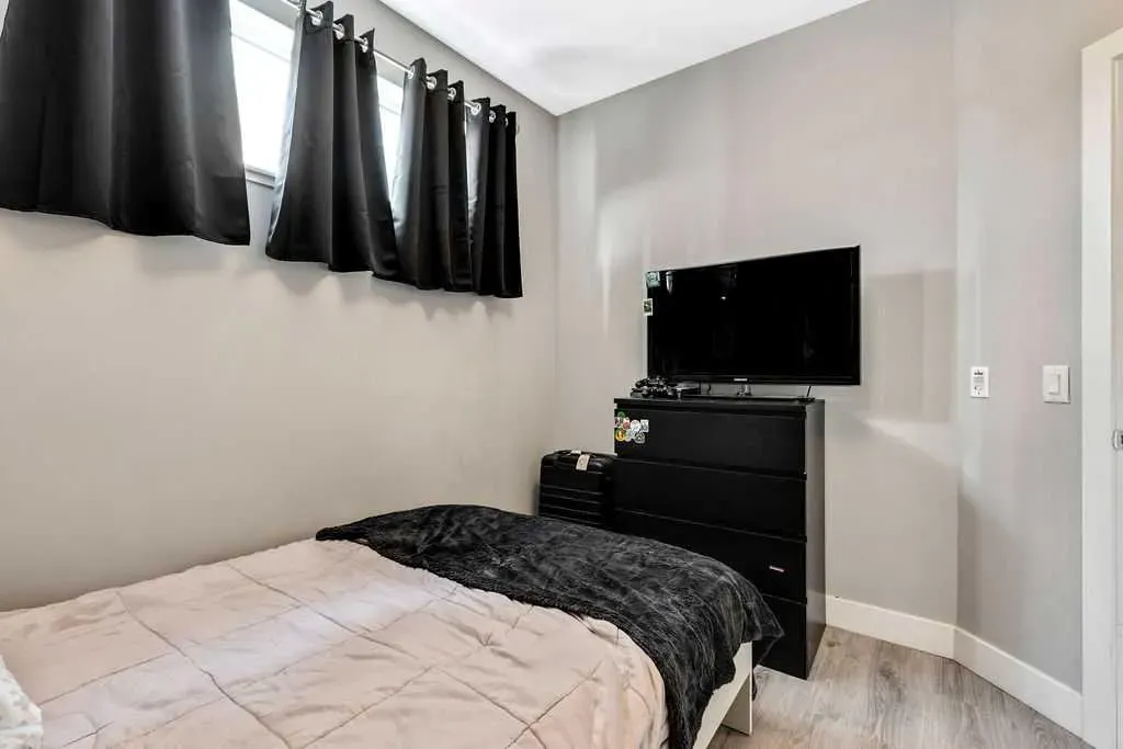 515 4 Avenue NE, #116