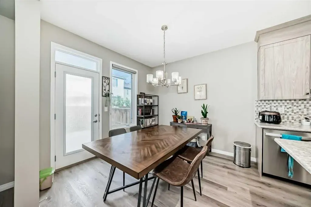 43 Carrington Crescent NW