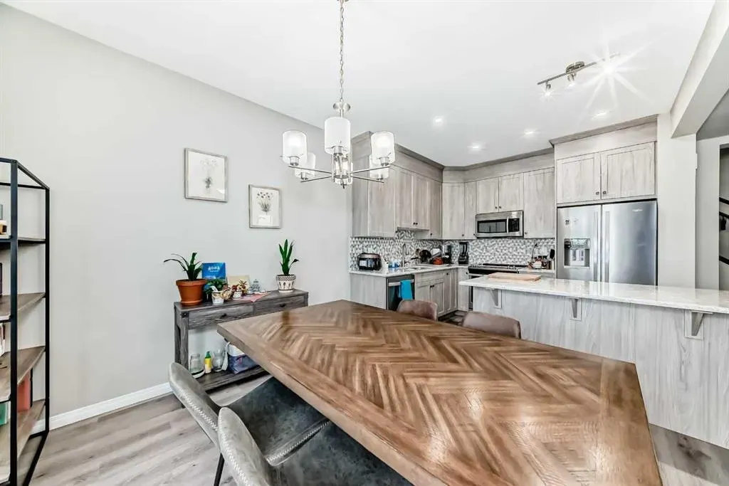 43 Carrington Crescent NW