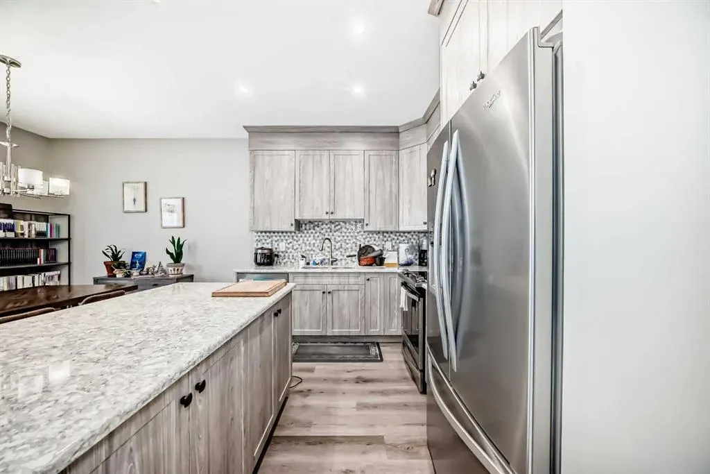 43 Carrington Crescent NW
