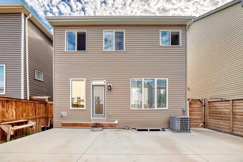 43 Carrington Crescent NW