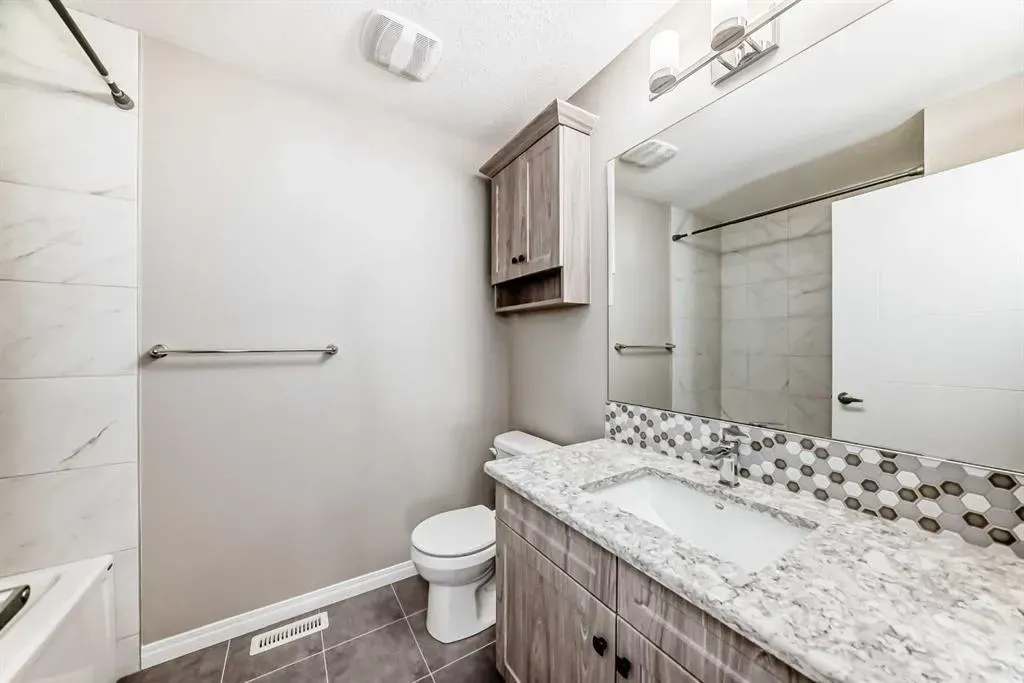 43 Carrington Crescent NW