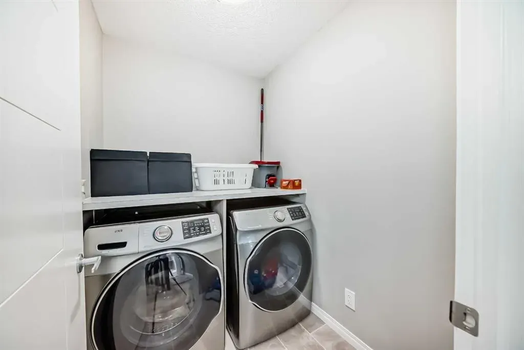 43 Carrington Crescent NW
