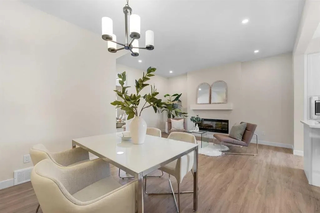 28 Buffaloberry Manor SE
