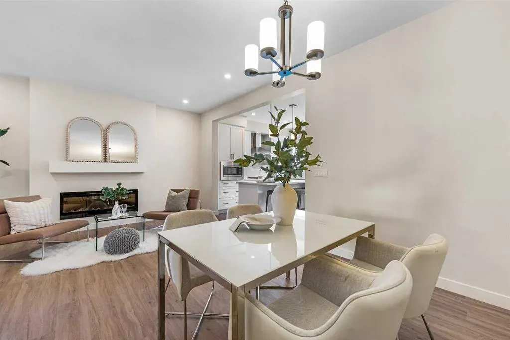 28 Buffaloberry Manor SE