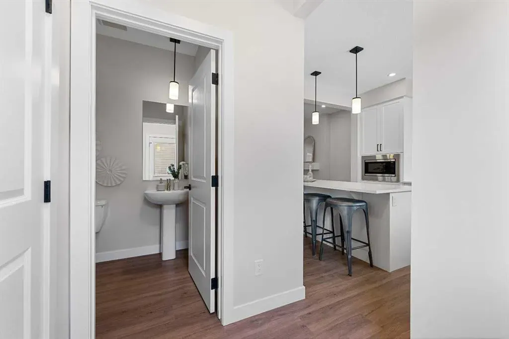 28 Buffaloberry Manor SE