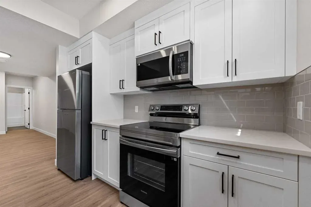 28 Buffaloberry Manor SE
