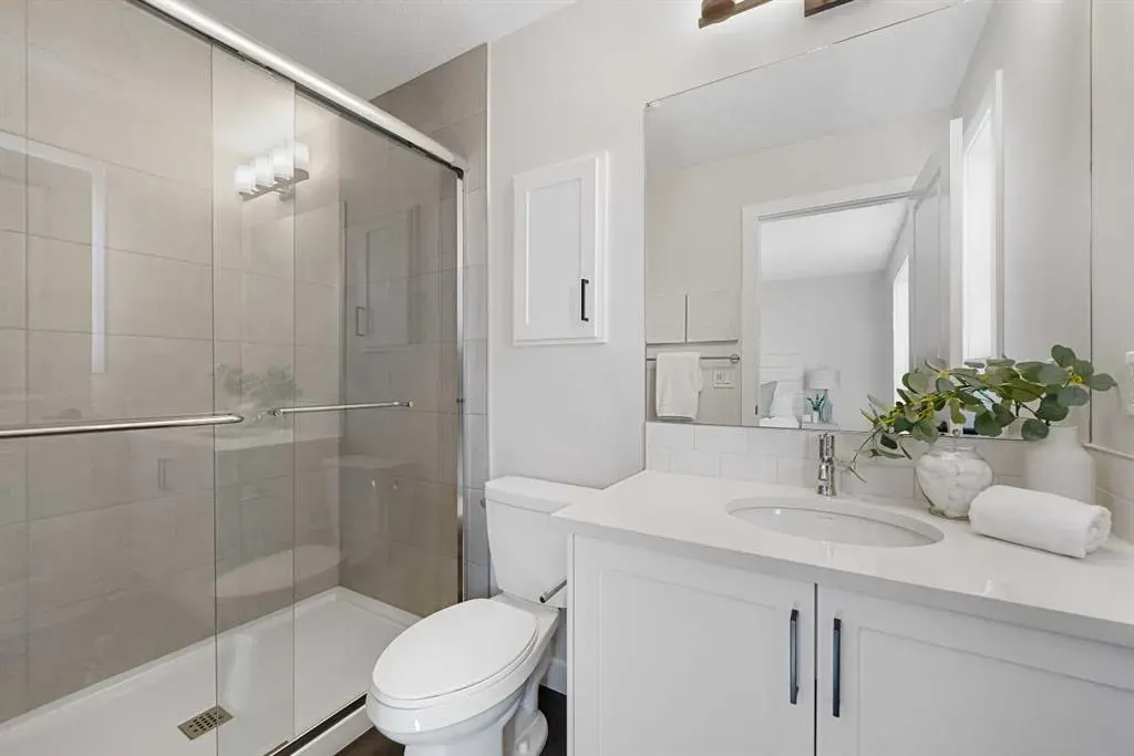 28 Buffaloberry Manor SE