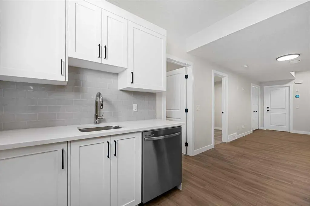 28 Buffaloberry Manor SE