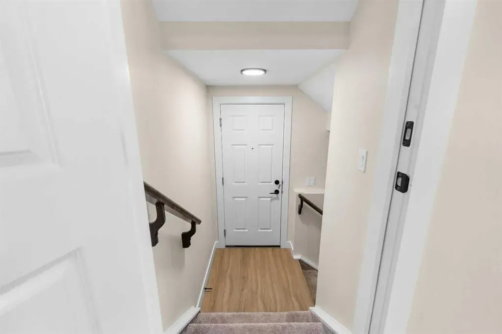 28 Buffaloberry Manor SE