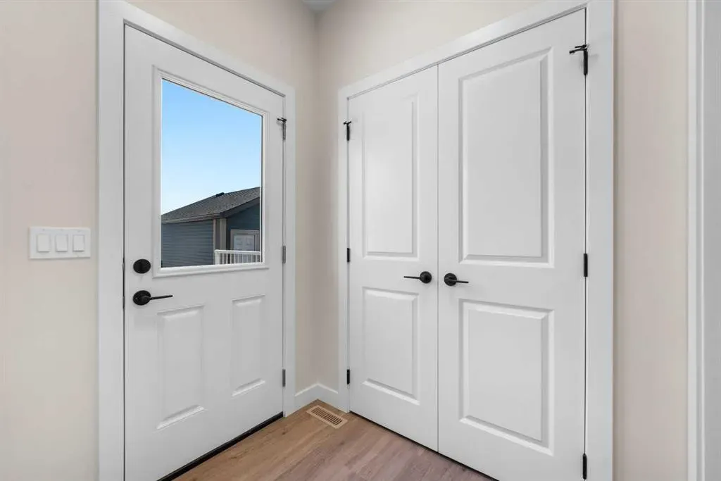 28 Buffaloberry Manor SE