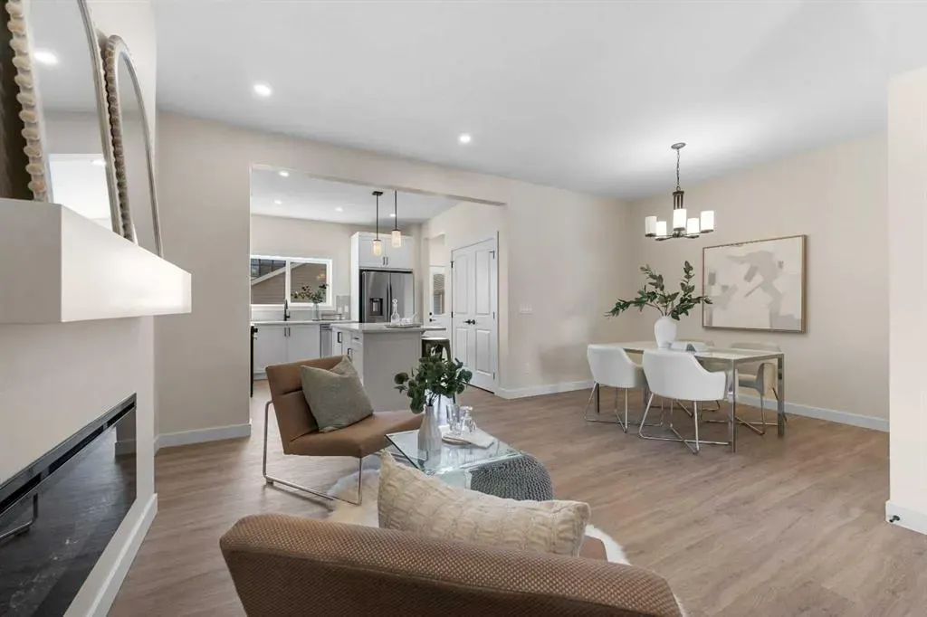 28 Buffaloberry Manor SE